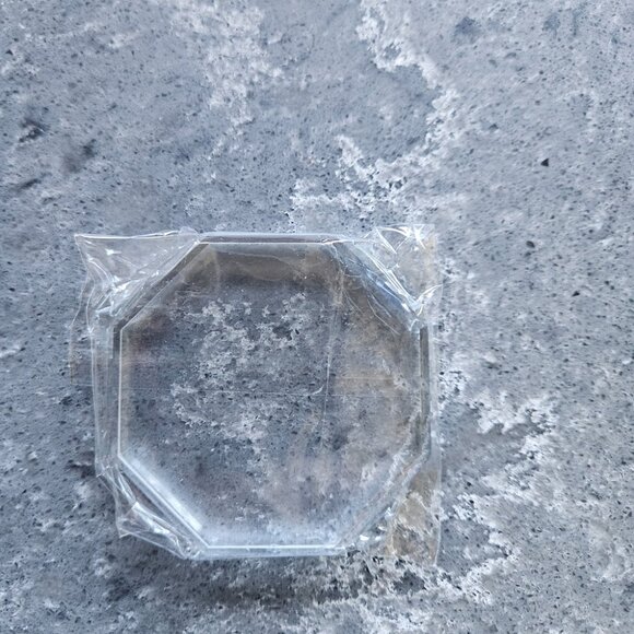 Crystal Eyelash Glue Tile - Picture 2 of 3